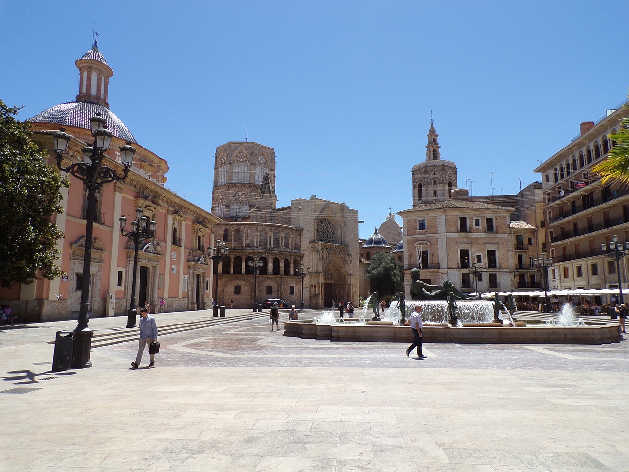 How to Enjoy a Sustainable Summer in Valencia