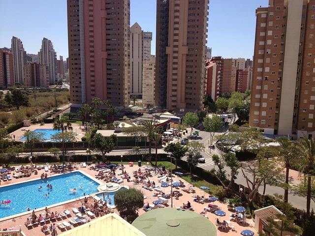 What percentage of tourism in Benidorm is foreign?